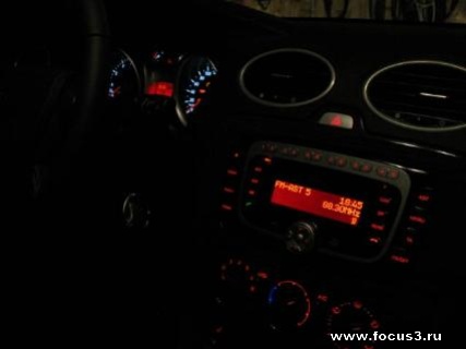 Ford Focus Ghia (черный металик)
