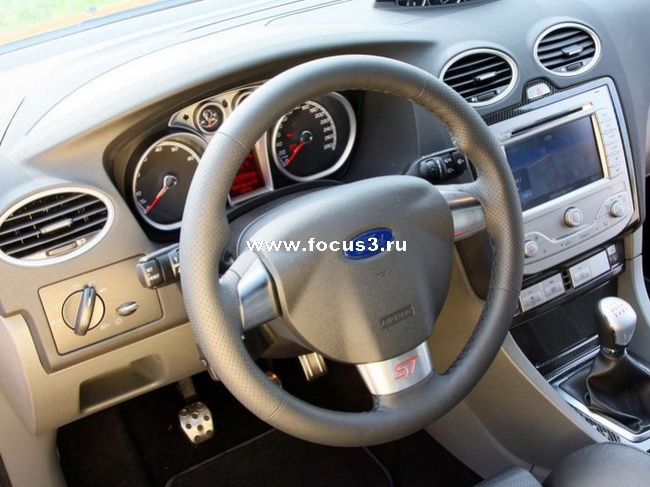 Противостояние Ford Focus ST vs Astra OPC vs Golf GTI