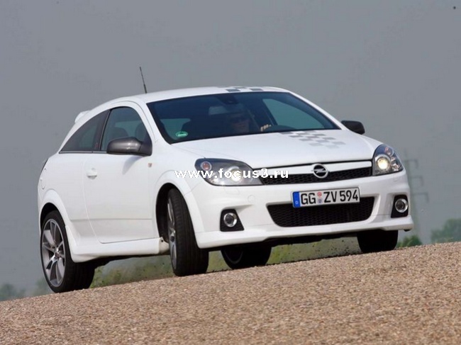  Ford Focus ST vs Astra OPC vs Golf GTI