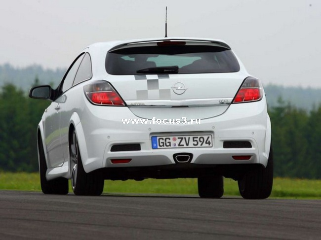 Противостояние Ford Focus ST vs Astra OPC vs Golf GTI