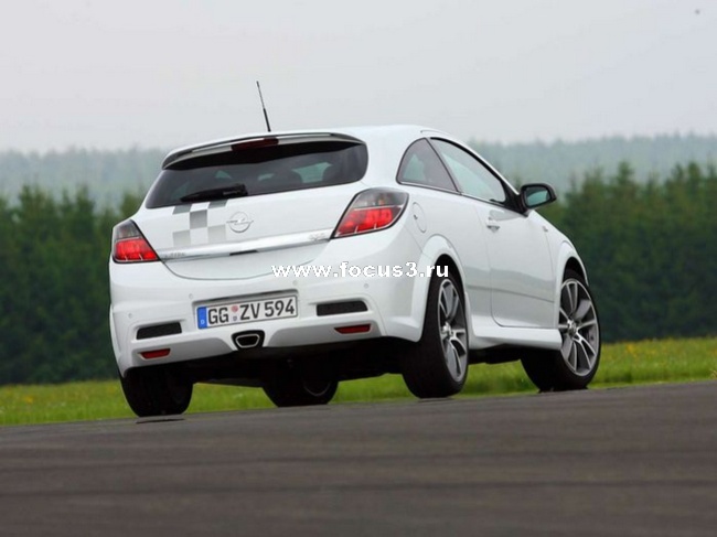 Противостояние Ford Focus ST vs Astra OPC vs Golf GTI