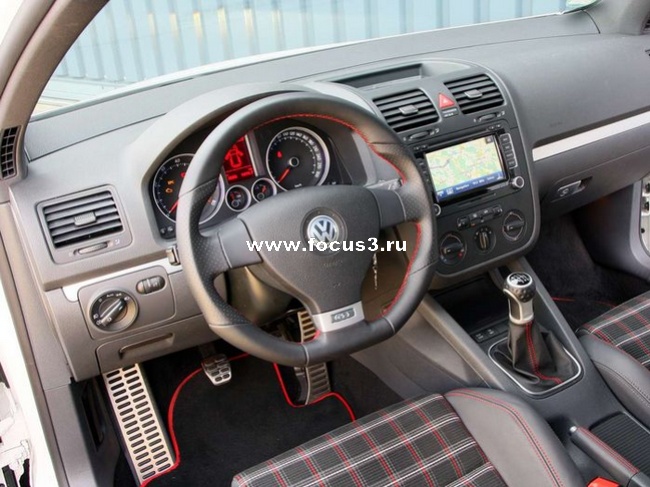 Противостояние Ford Focus ST vs Astra OPC vs Golf GTI