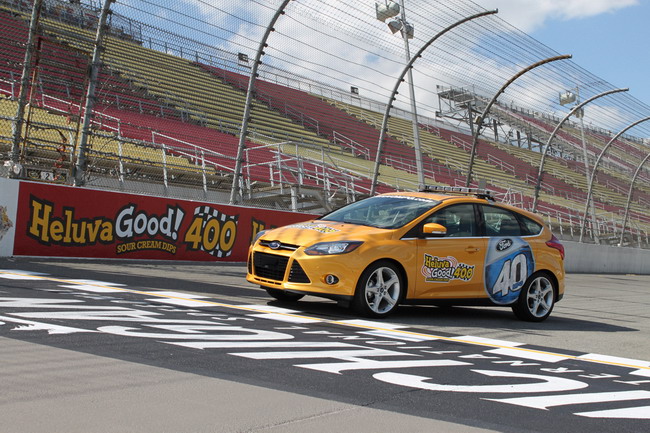 Ford Focus станет пейс-каром американских гонок NASCAR