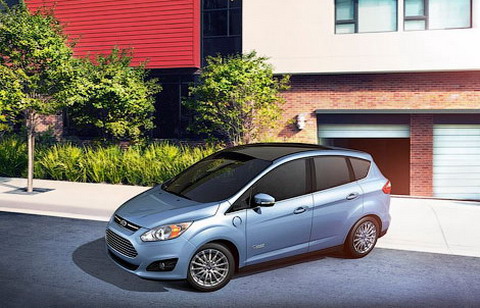 Ford представил новые гибридные версии C-MAX