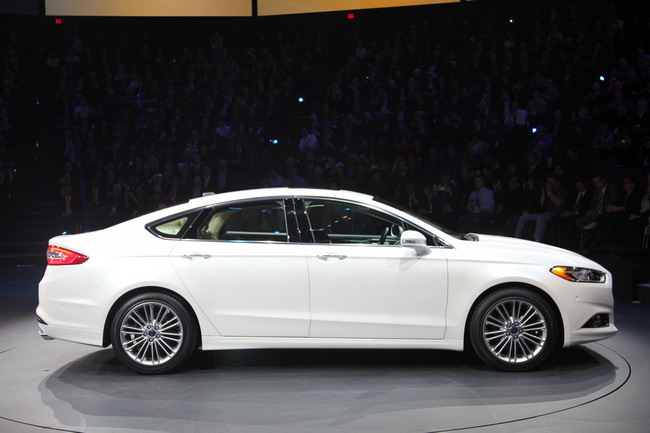 Detroit 2012: Ford Fusion 2013