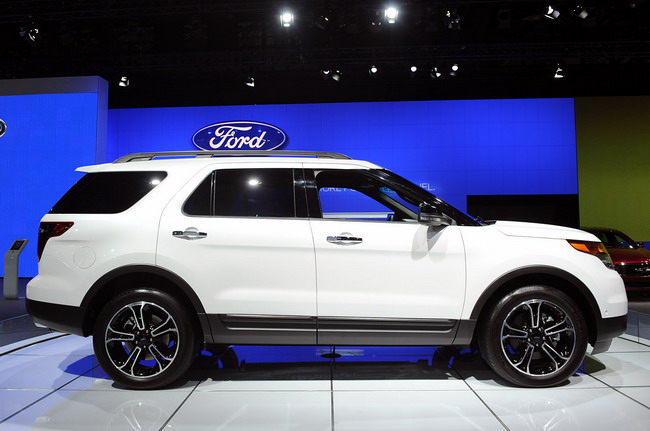 Ford Explorer Sport  -