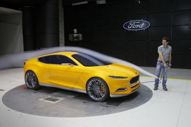 Новое поколение купе Ford Mustang откладывается