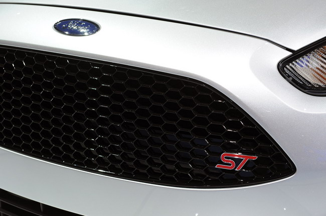 Ford Fiesta ST    B-