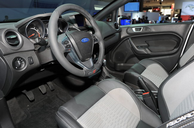 Ford Fiesta ST    B-