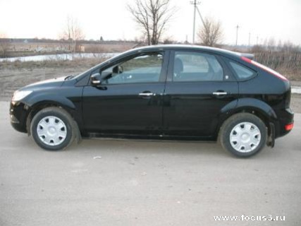 Ford Focus Ghia (черный металик)