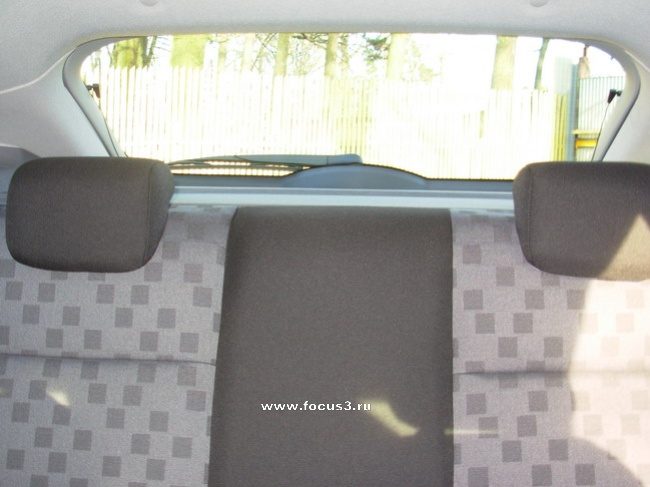 Белоснежный Ford Focus Ambiente