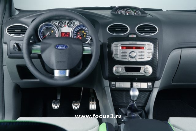 Официальные фотографии Ford Focus RS 2009