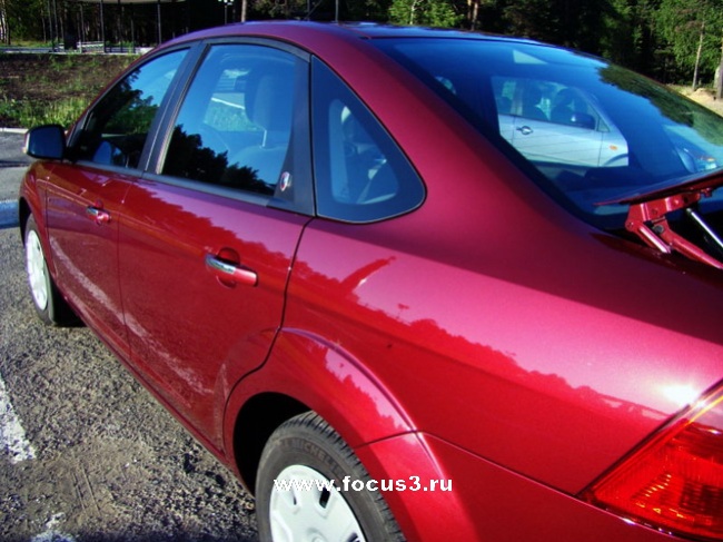 Ford Focus (Deep Rosso Red)