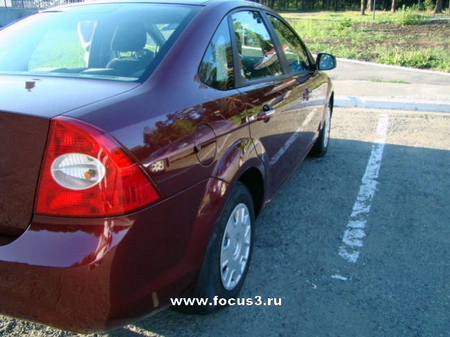 Ford Focus (Deep Rosso Red)