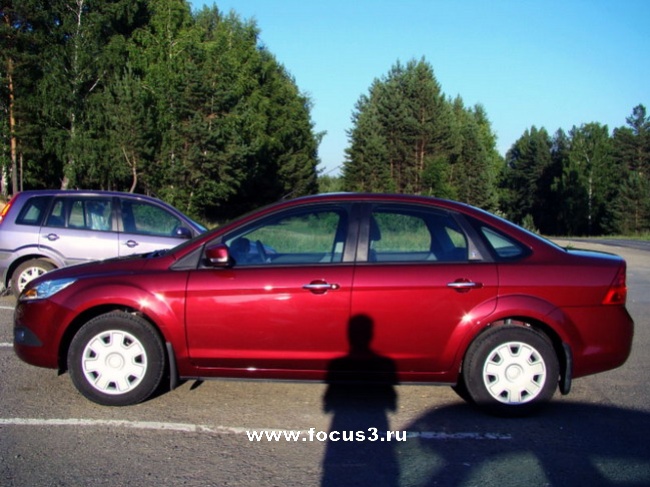 Ford Focus (Deep Rosso Red)