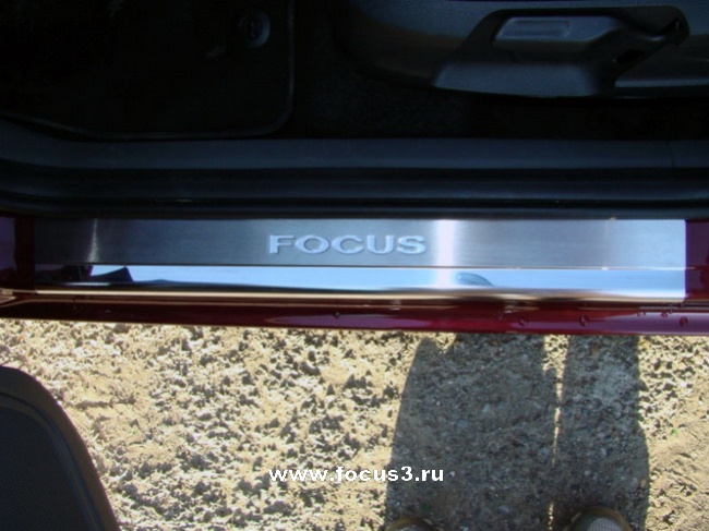 Ford Focus (Deep Rosso Red)