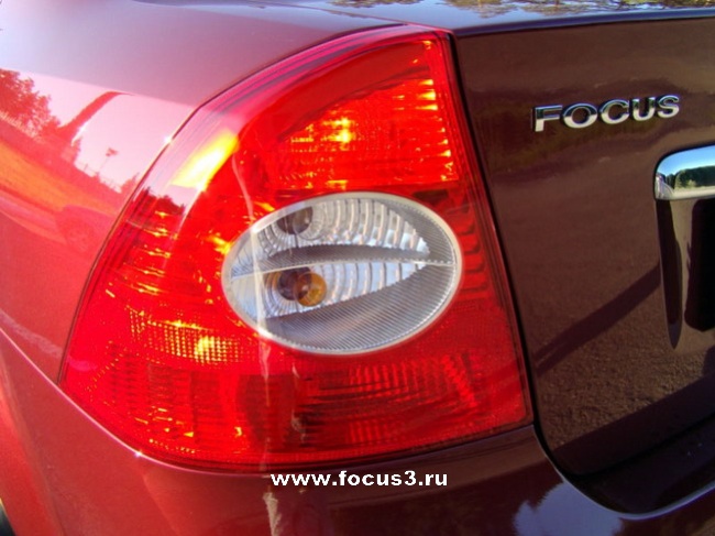 Ford Focus (Deep Rosso Red)