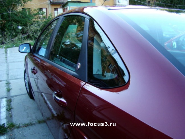 Ford Focus (Deep Rosso Red)