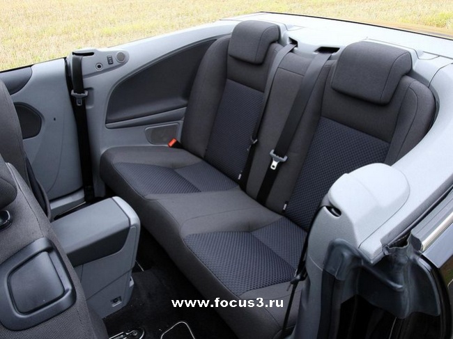 Сравнительный тест-драйв Ford Focus CC