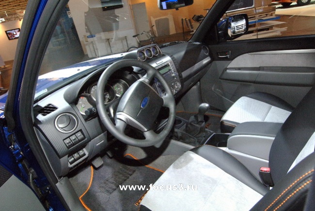 Коммерческие автомобили Ford Transit