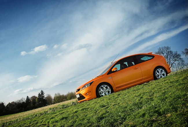 Пейзаж с Ford Focus ST
