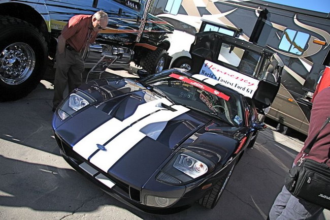 Cуперкар Ford GT