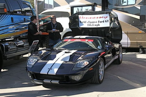 Cуперкар Ford GT