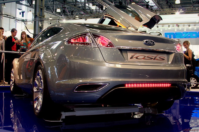 Ford Iosis возможно станет прототипом Ford Focus III