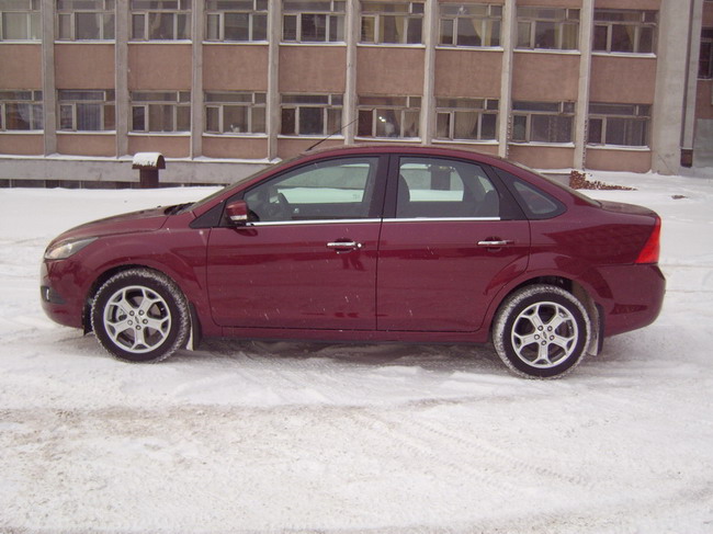 Зима & Ford Focus Deep Rosso Red
