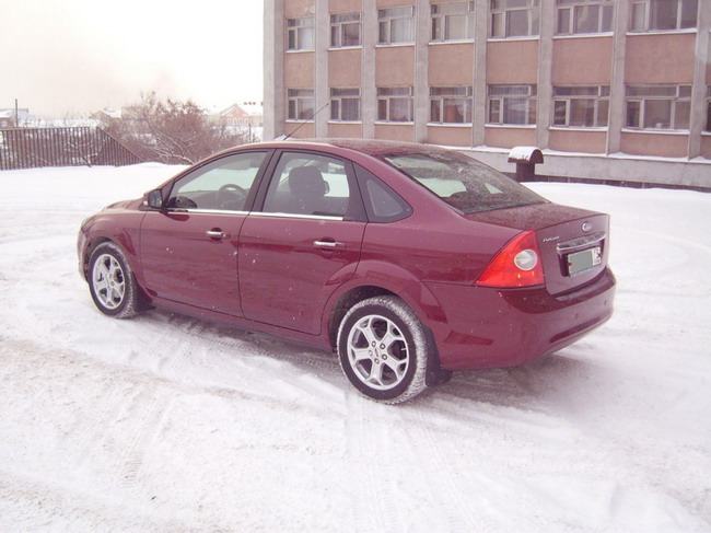 Зима & Ford Focus Deep Rosso Red