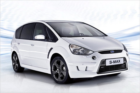 С Ford C-MAX "Белая магия" клиент экономит 2445 евро