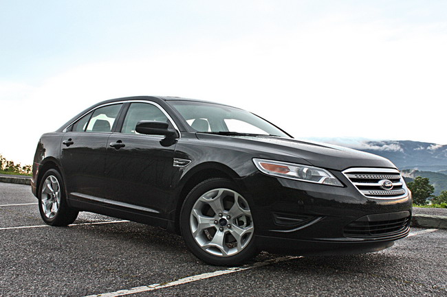 2010 Ford Taurus в Калифорнии