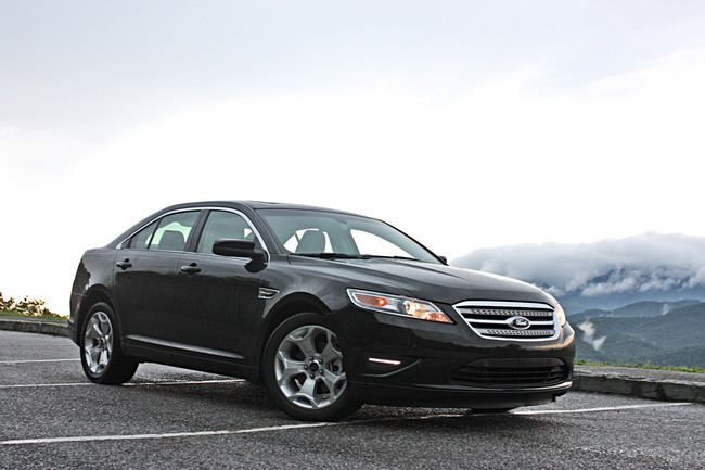 2010 Ford Taurus в Калифорнии