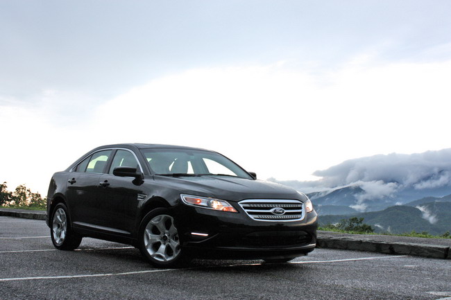 2010 Ford Taurus в Калифорнии