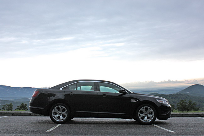 2010 Ford Taurus в Калифорнии