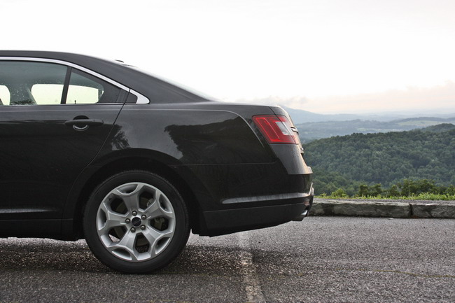 2010 Ford Taurus  