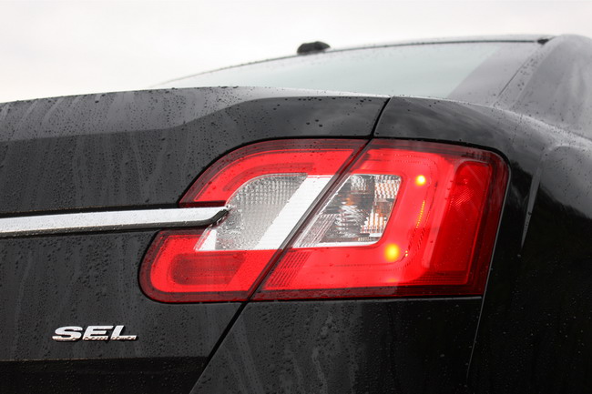 2010 Ford Taurus в Калифорнии