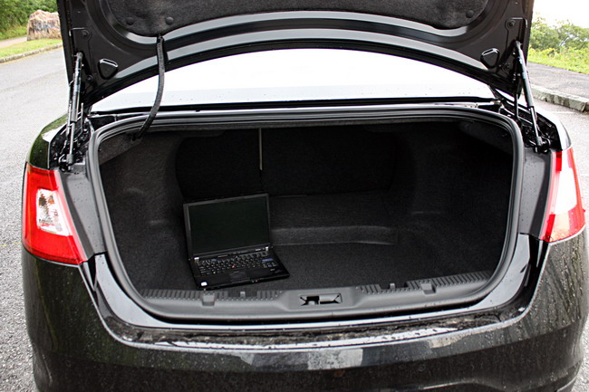 2010 Ford Taurus в Калифорнии
