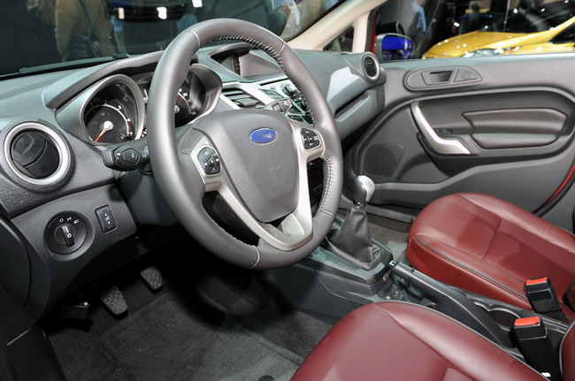 Ford Fiesta 2011    -