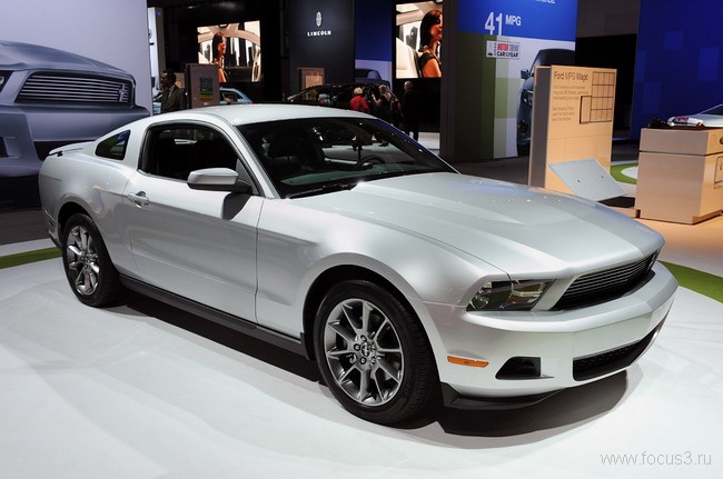 Los Angeles 2009: 2011 Ford Mustang V6