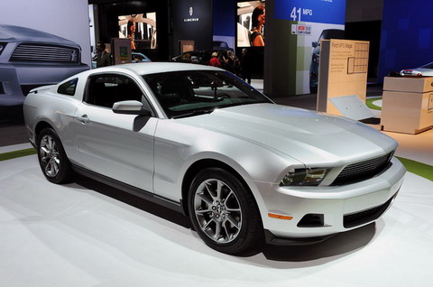Los Angeles 2009: 2011 Ford Mustang V6
