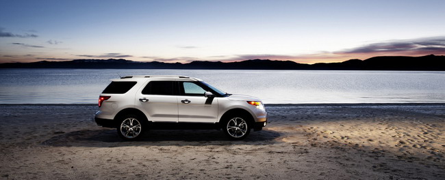  Ford Explorer 2011.  