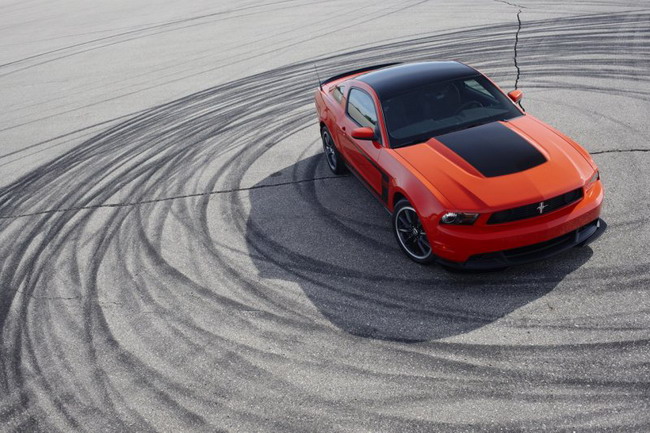 Официальные фото Mustang Boss 302