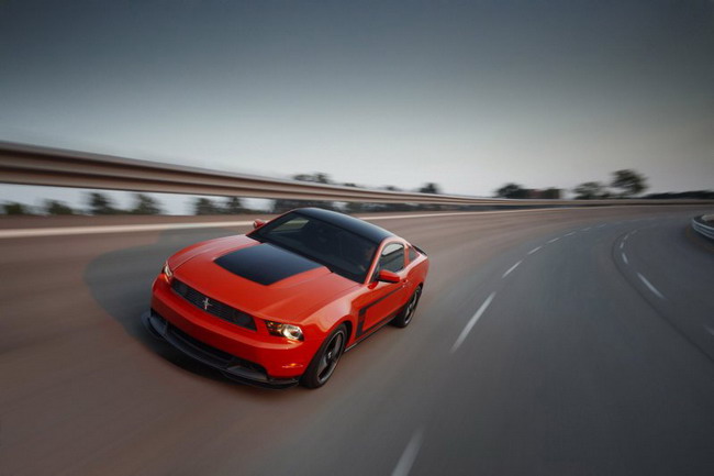 Официальные фото Mustang Boss 302