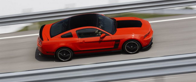 Официальные фото Mustang Boss 302