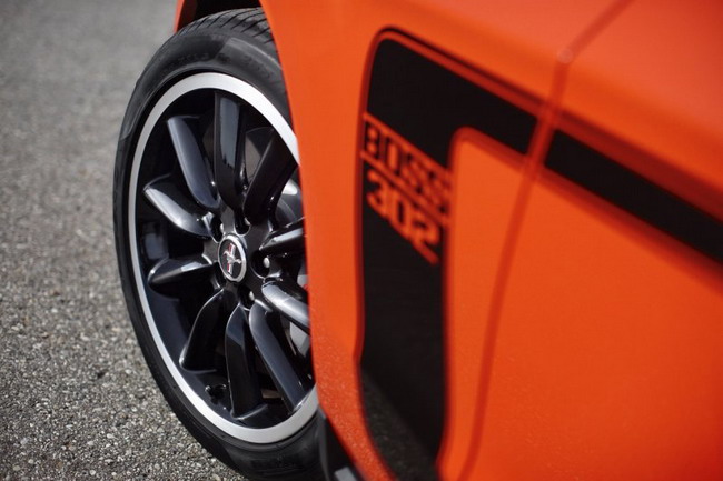 Официальные фото Mustang Boss 302