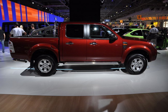 Ford Ranger с АКПП дебютировал на автосалоне в Москве