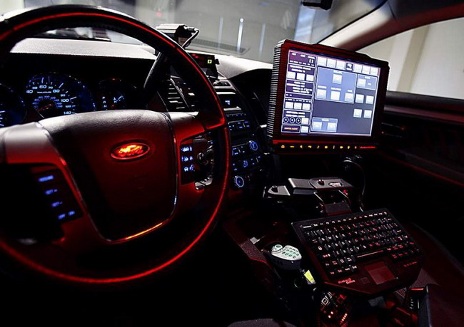 Полицейский Ford Explorer для США