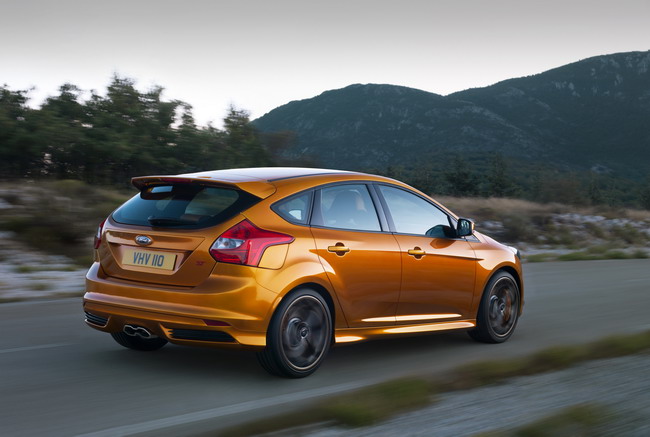 Полный обзор Ford Focus ST 2012