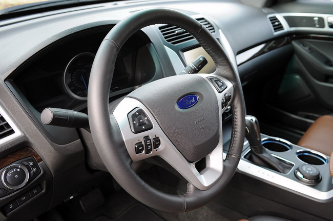 Новые фото Ford Explorer 2011